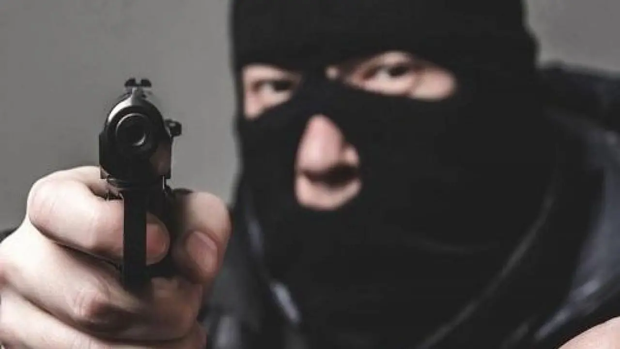 سرقة 3 ملايين جنيه وعشرين هاتفًا من تاجر في بولاق الدكرور على يد شريكه